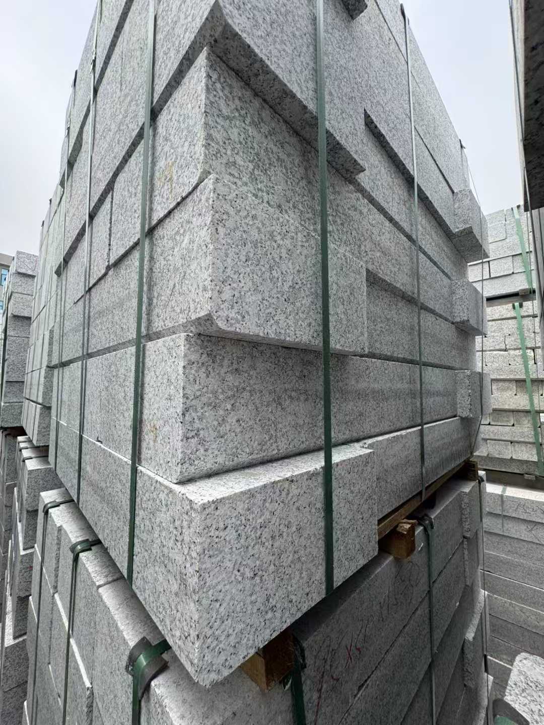 马鞍山芝麻白路牙石 马路牙子