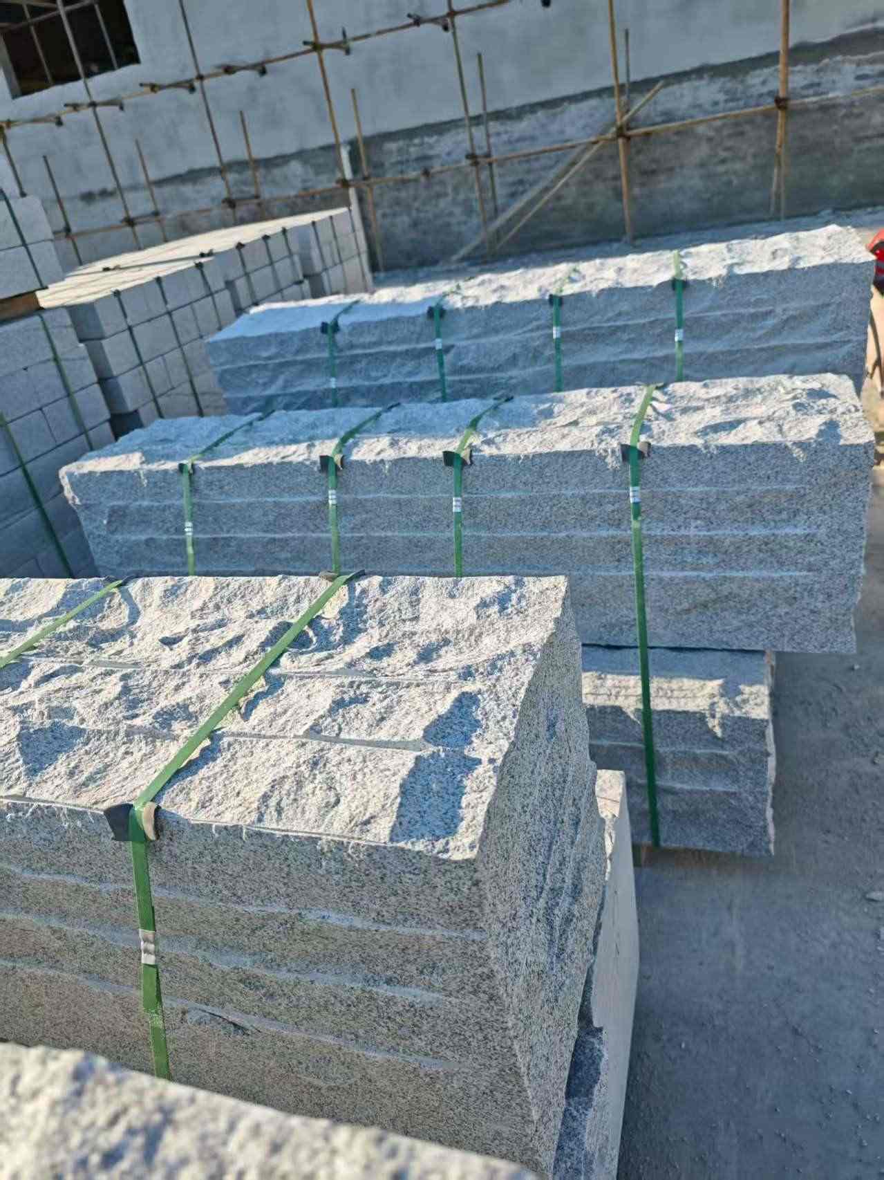 马鞍山芝麻白自然面整石 坐凳